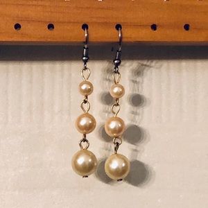 Beautiful Pearl Droplet Earrings